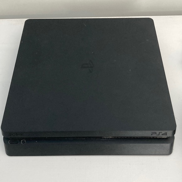 Ps4 Slim 500G (with all cables needed) 2 Ps4 Contollers and Dual Charging Stand
